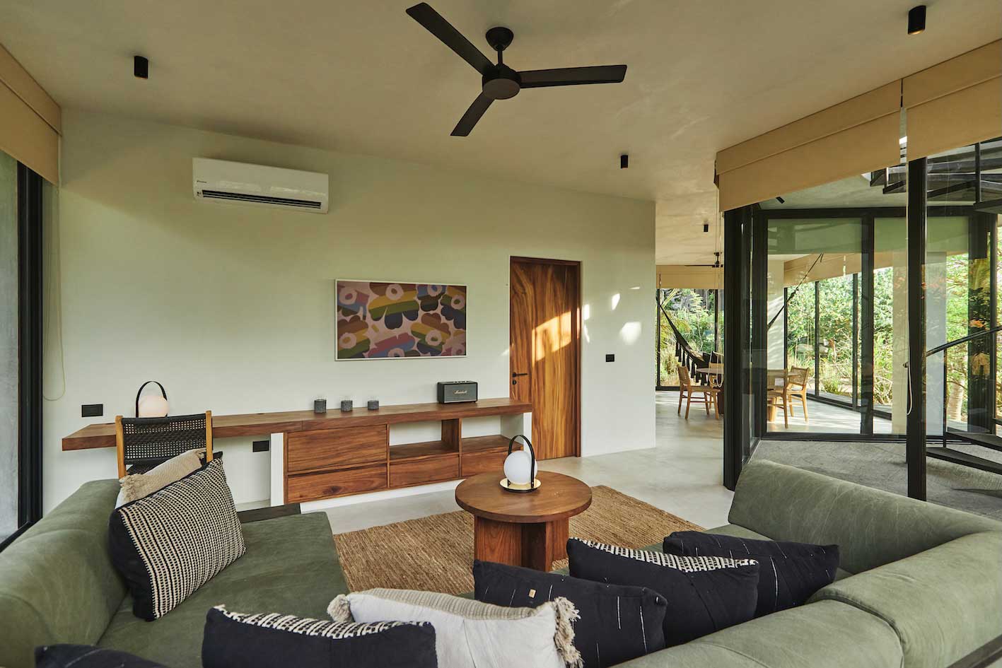 Luxury Two King Hideaway terrace